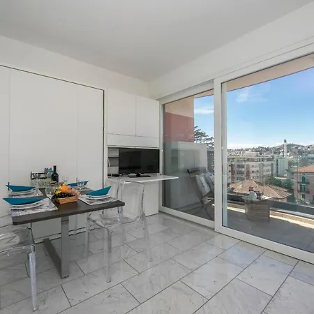 Panoramic Penthouse